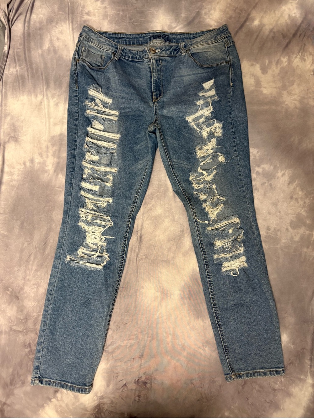 Rue21 Women’s Light Blue Distressed Skinny Jeans